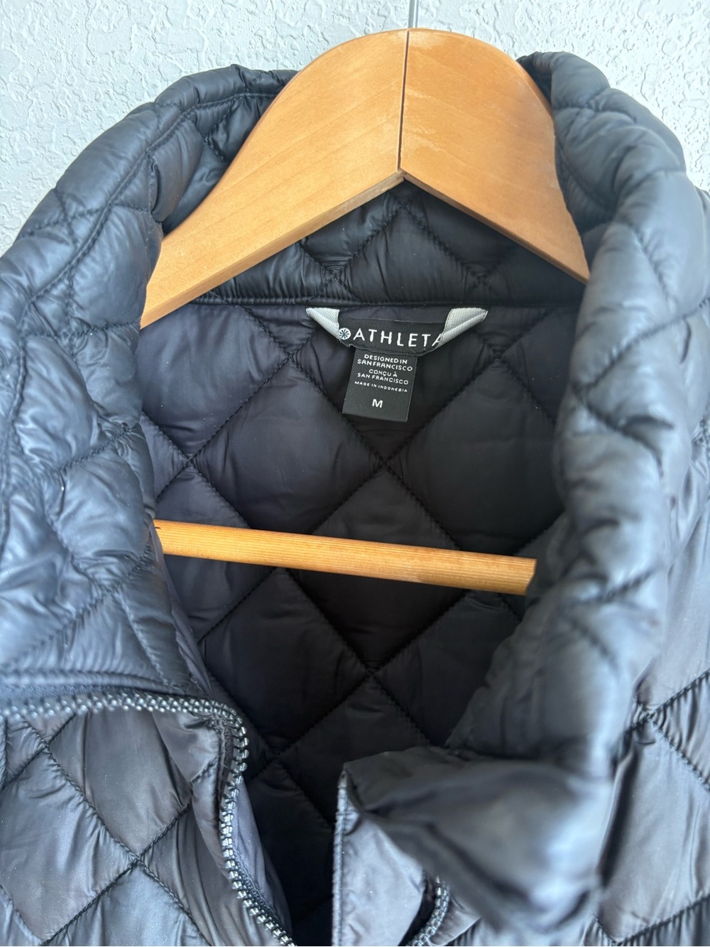 Athleta Black Quilted Featherless Vest Womens Medium Full Zip Lightweight - Picture 4 of 8